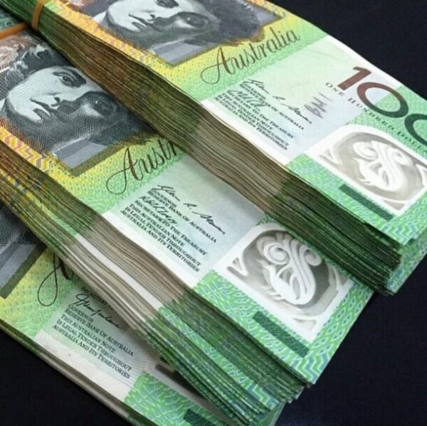 $100 Australian bills